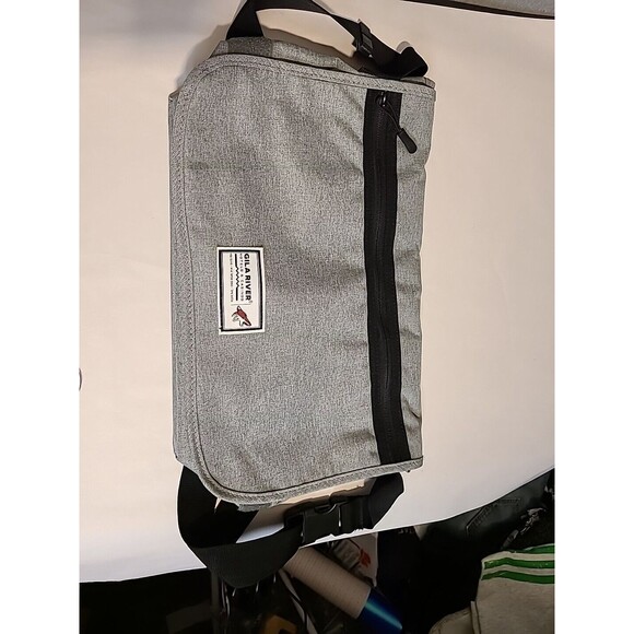 GILA River grey crossbody messenger bag. Pin Striped Liner Pink /white - Picture 9 of 12